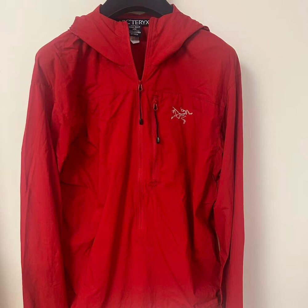 Arc'teryx Squamish Unisex Hoody Size M - Lightweight Protection!